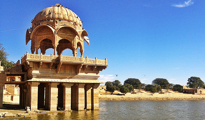 Visit Amar Sagar Lake in Jaisalmer through Palace on Wheels | AJN News